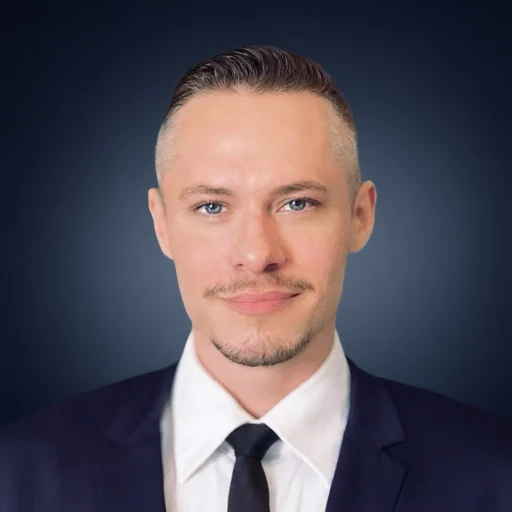 Portrait of the TECHGURU founder
